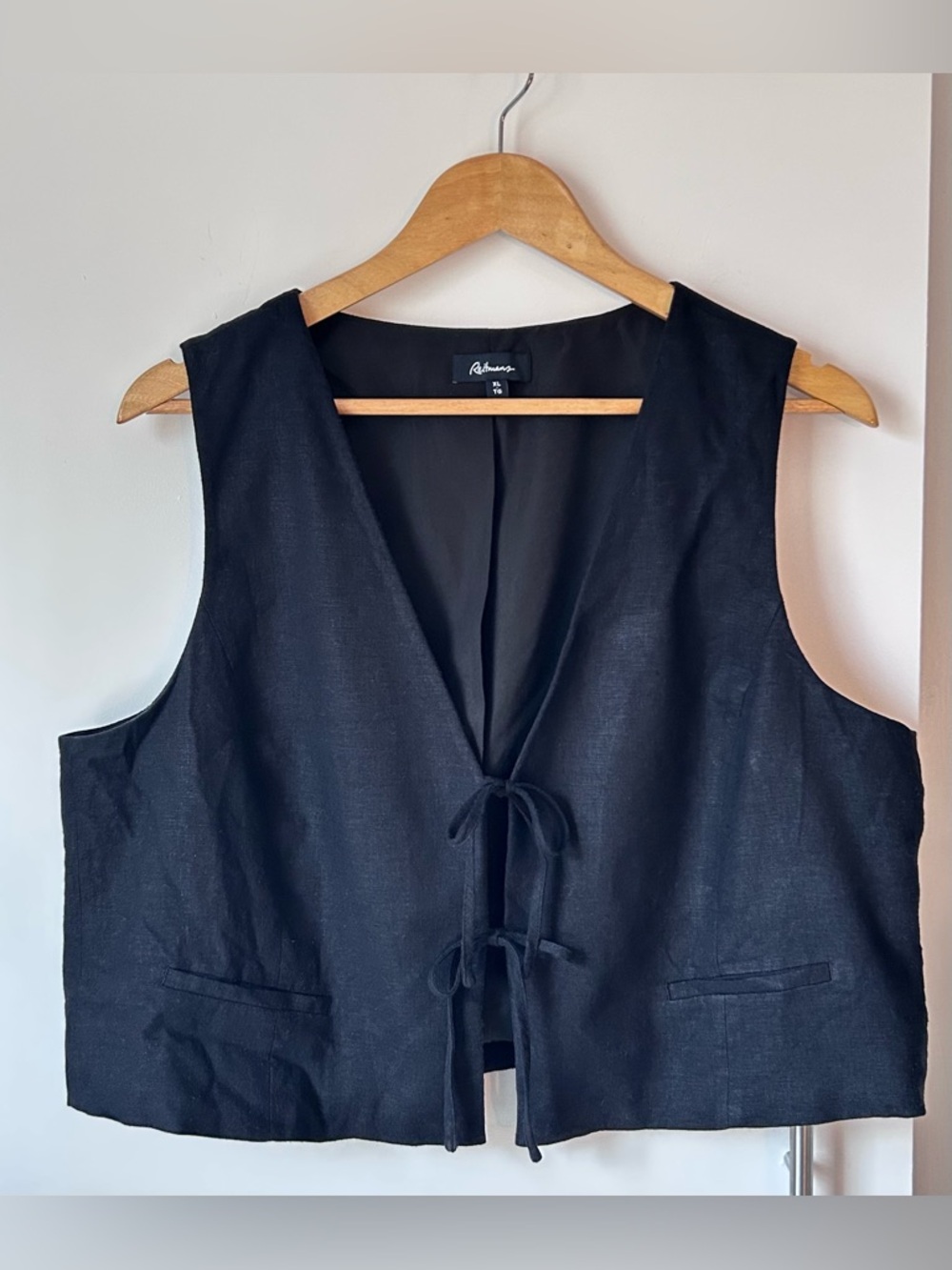 Reitmans Black Tie-Front Sleeveless Linen Vest
